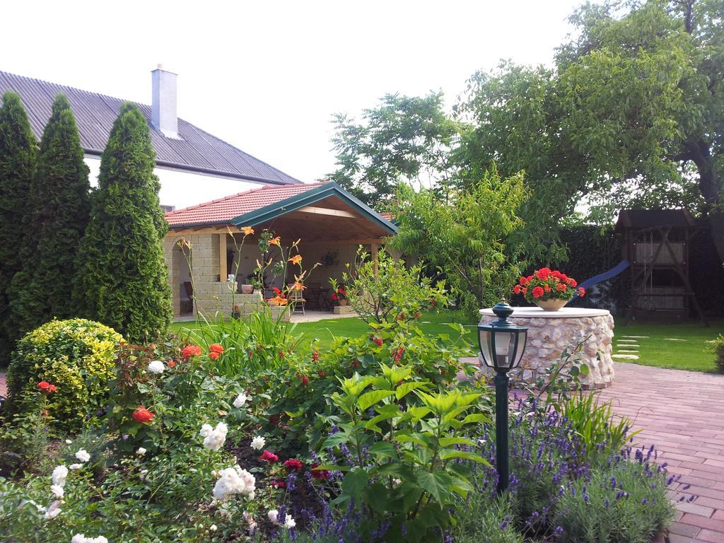 Gaestehaus Samira Purbach am Neusiedlersee Exterior foto